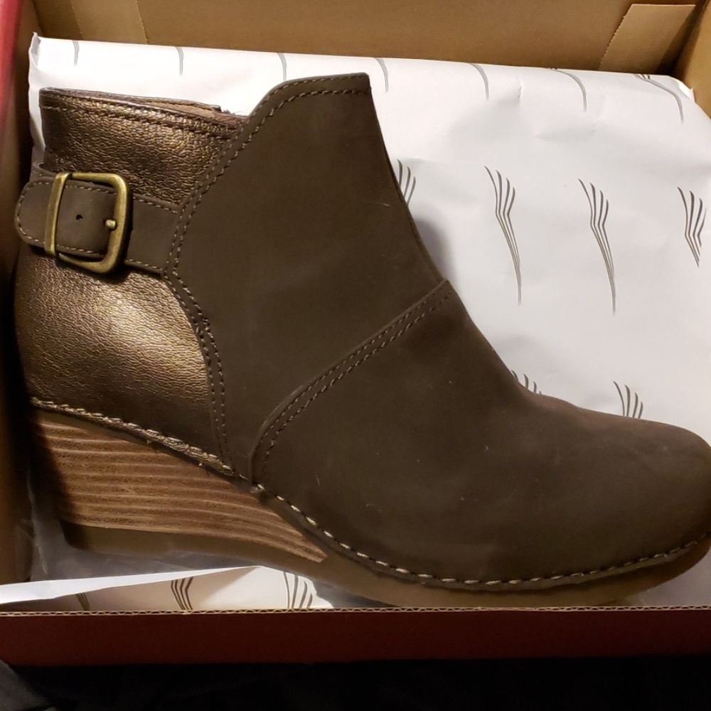 Dansko Shirley wedges
